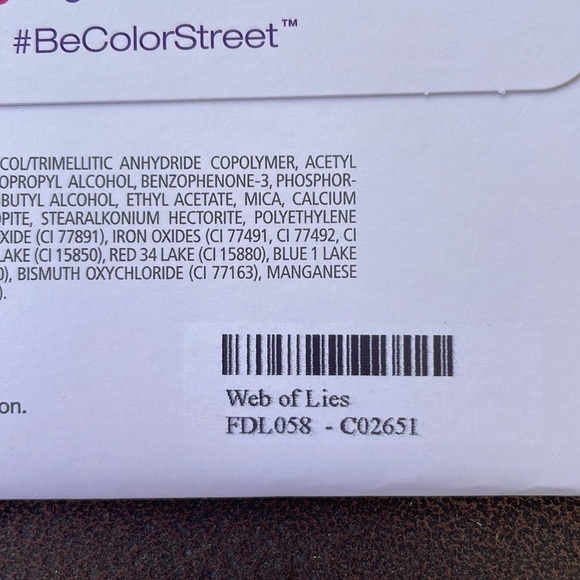 #20w Web of Lies Color Street Nail Decor - Picture 5 of 10